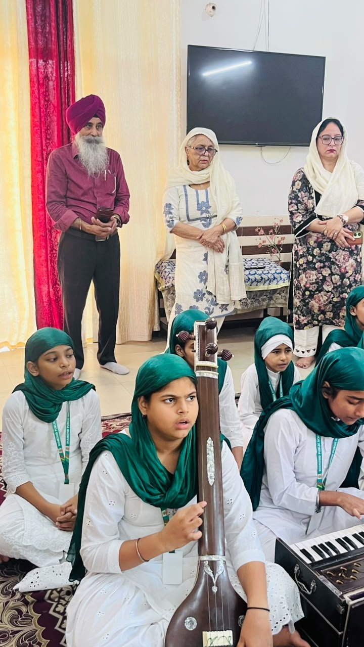 "ਗੁਰਦੁਆਰਾ ਸ੍ਰੀ ਗੁਰੂ ਤੇਗ ਬਹਾਦਰ ਸਾਹਿਬ ਜੀ ਵਿਖੇ ਸ਼ਬਦ ਗਾਇਨ ਸਮਾਗਮ 🎶"